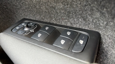 Volvo Xc40 2.0 B4P R DESIGN Pro 5dr AWD Auto Petrol Estate